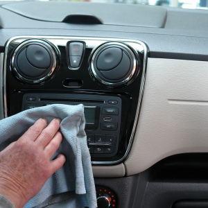 ESTÉTICA INTERIOR: Lavado de interiores (autos chicos y medianos)